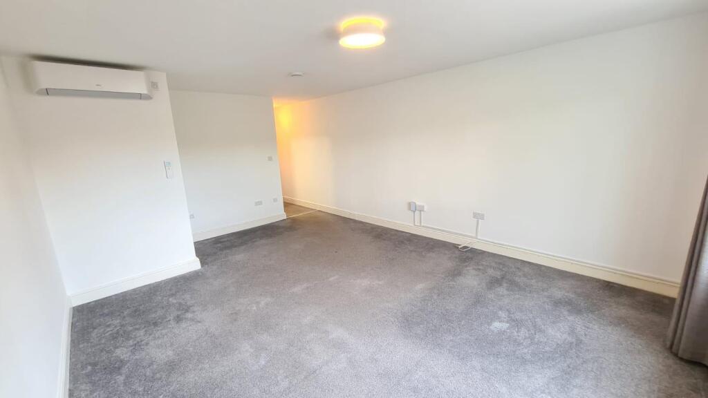 WhatsApp Image 2024-05-15 at 15.15.08 (2).jpeg