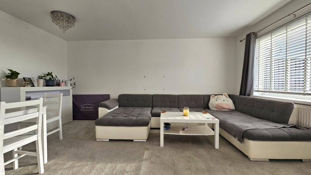 Lounge / dining room