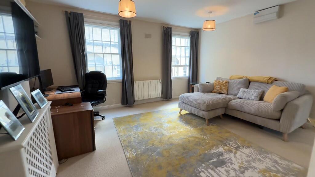 Mums flat pics_living room 1.jpg