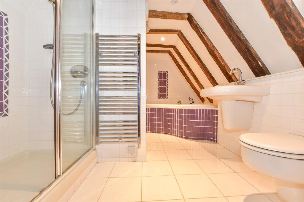 En-Suite Bathroom