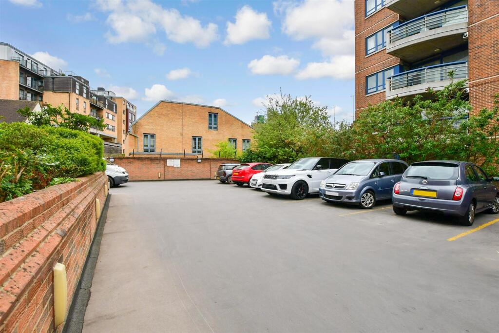 Driveway/Parking