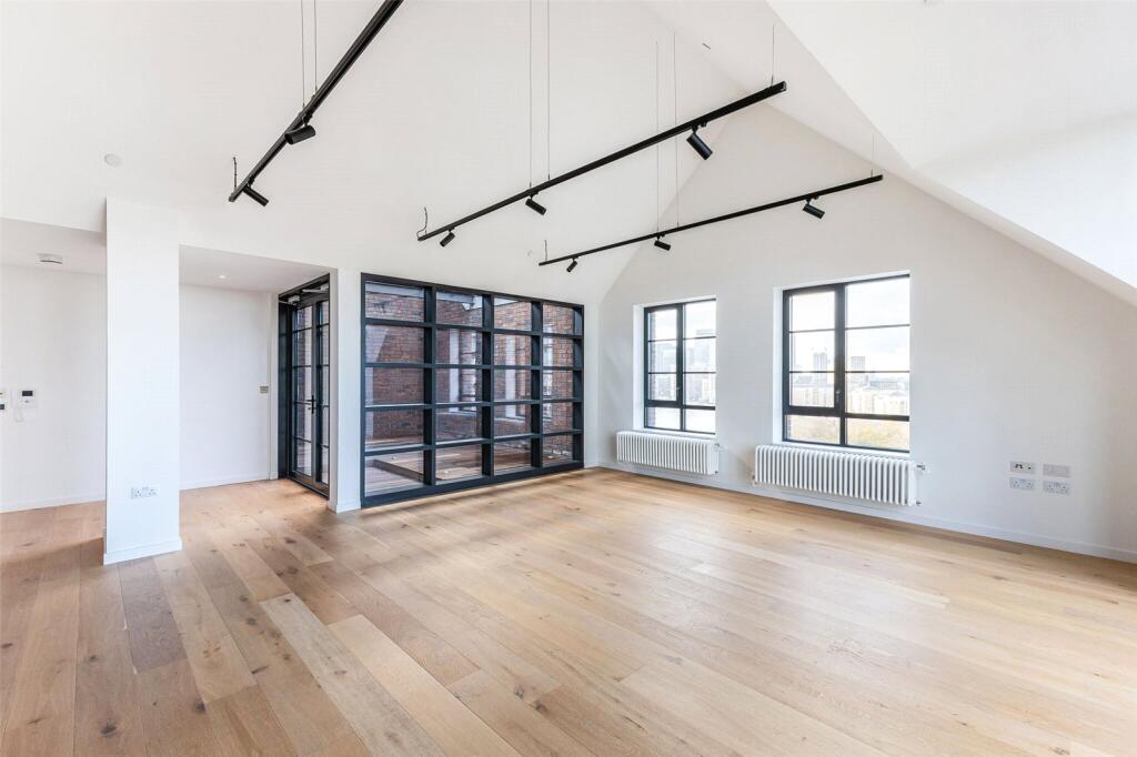 Living Rm &amp; Terrace