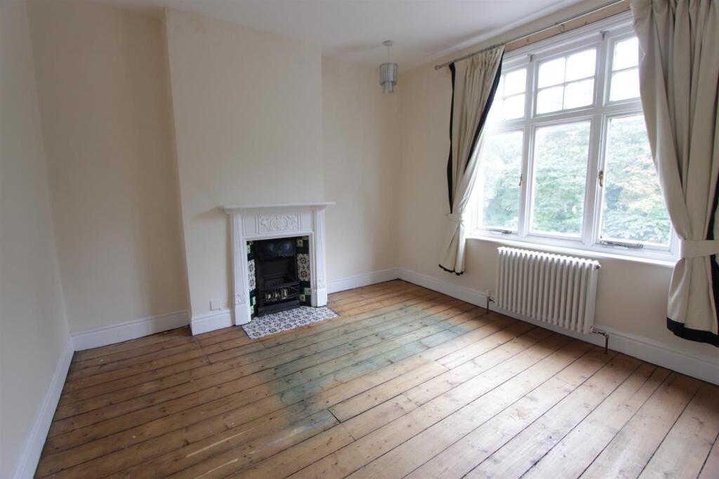 Front 1st Floor Bedroom.JPG