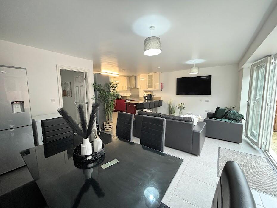 Dining and TV