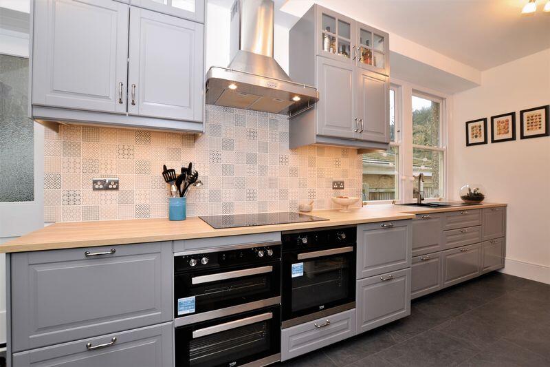 Fitted kitchen