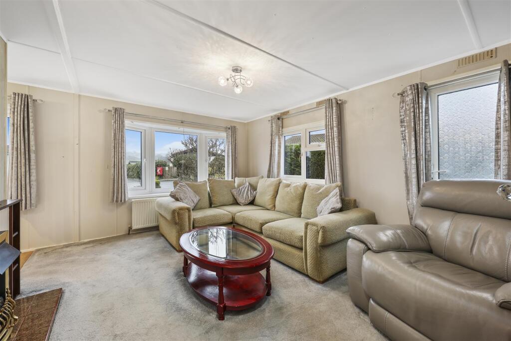 Living Room2.jpg