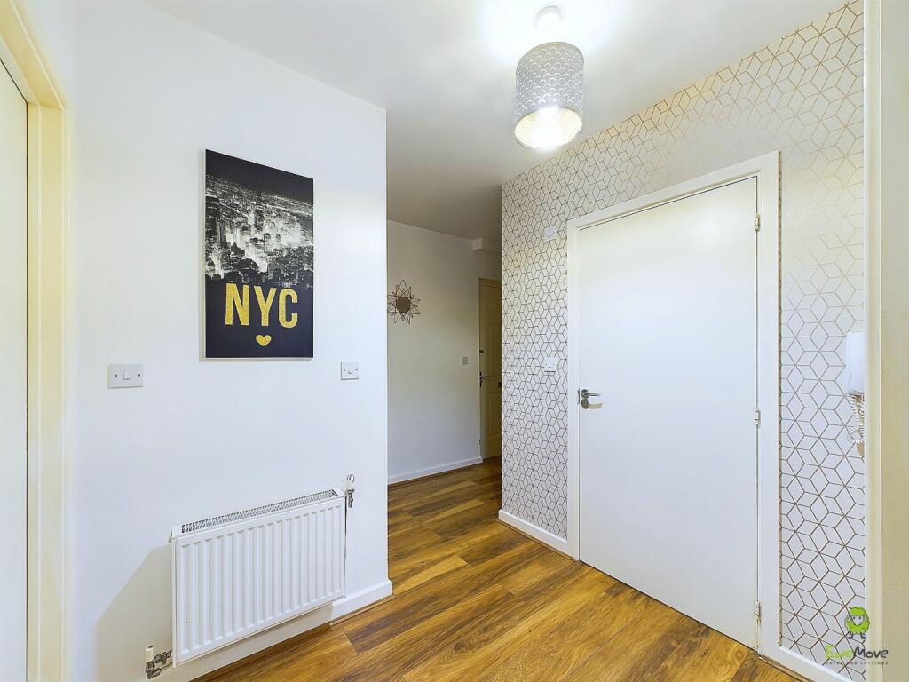 CAM03418G0-PR0115-STILL009