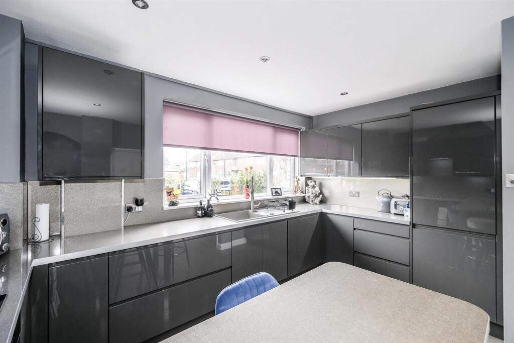 Field Close-21_web.jpg