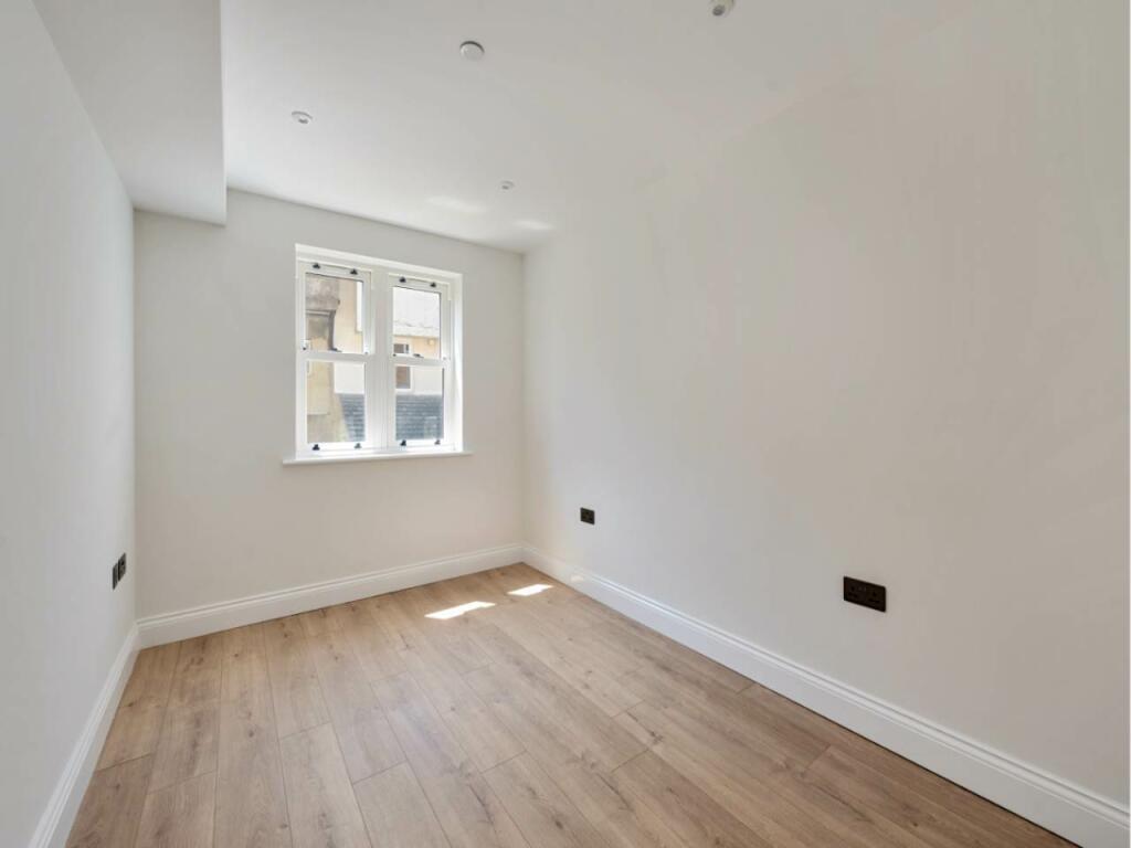 flat 7 - bedroom 2