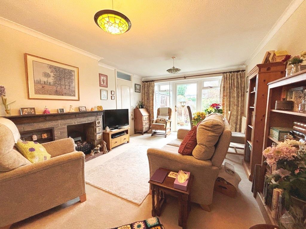 Sitting Room (2).JPG