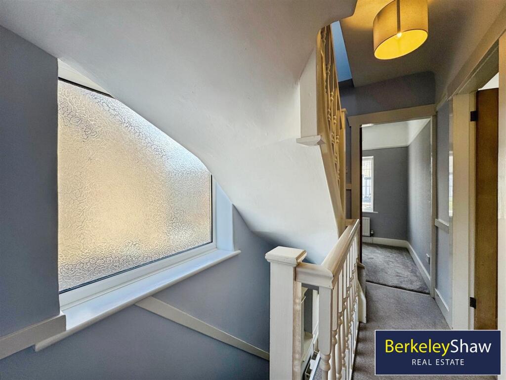 Moorgate Avenue, Crosby