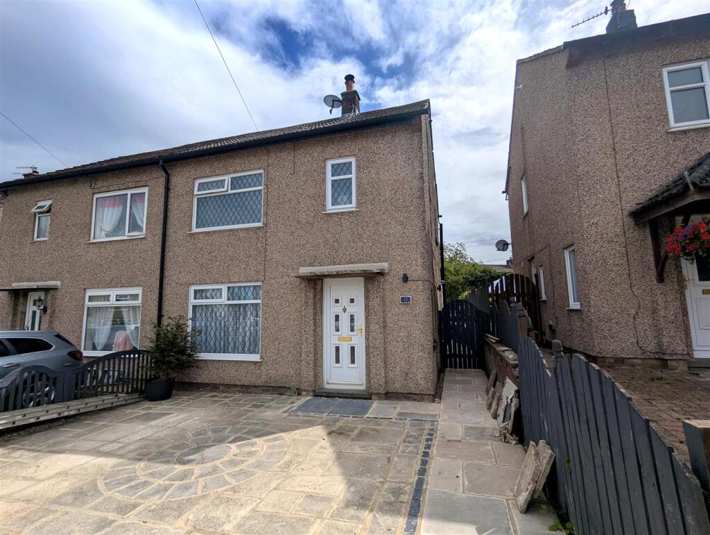 Front of Property 4.jpg