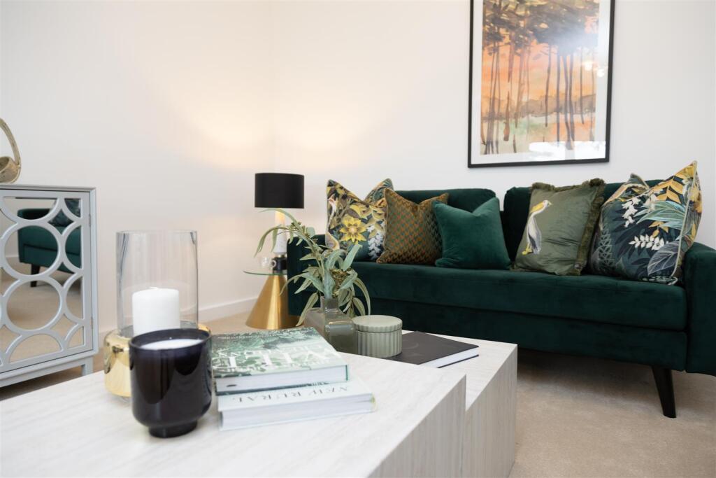 Crest Nicholson (5).jpg