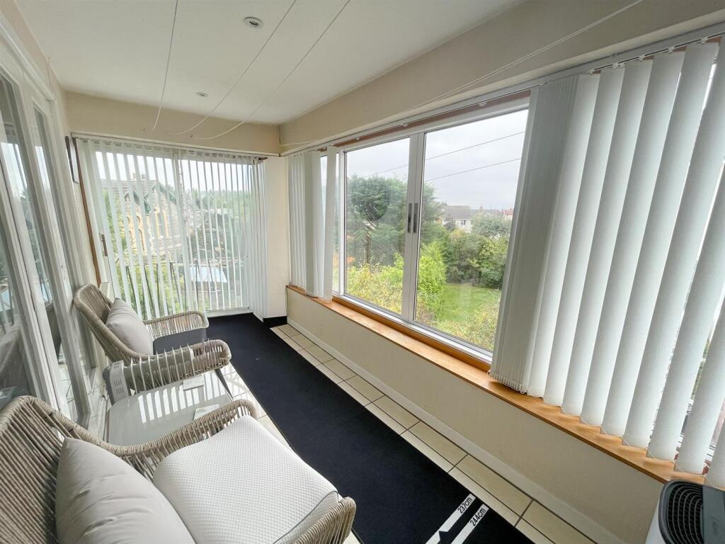 sunroom.,.jpg