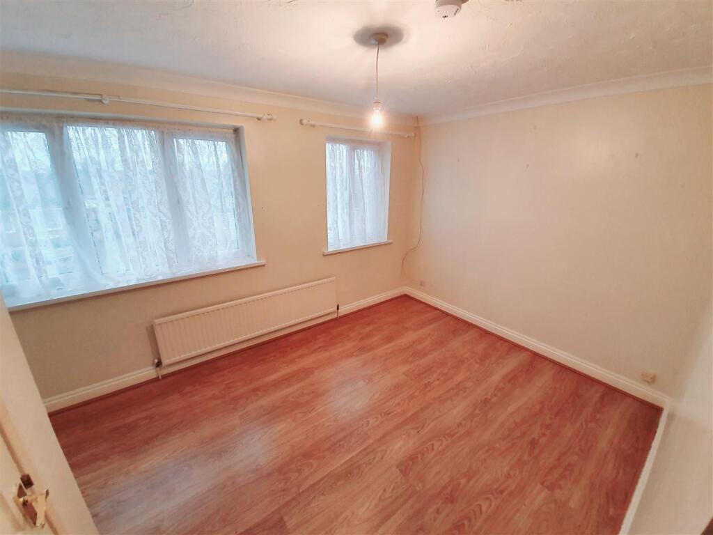 Bed room.jpg