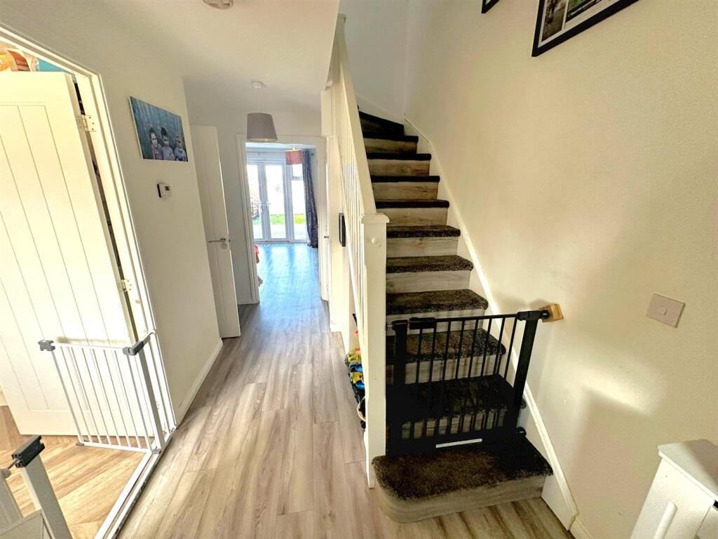 Hallway.jpg