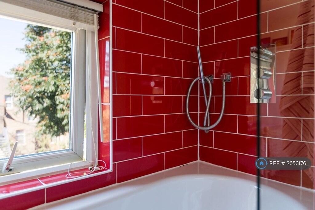Master Bedroom 2 Shower Area