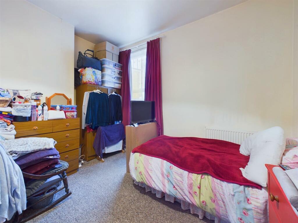 Bedroom: