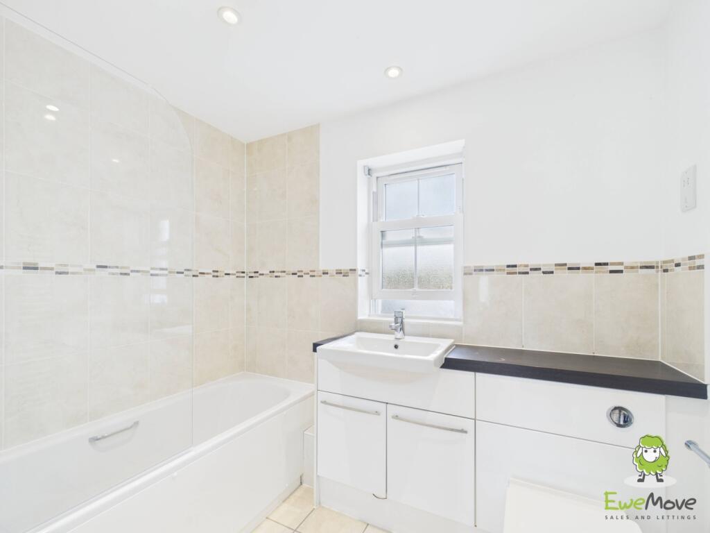 EweMove Estate Agents Basingstoke - Rockbourne Roa