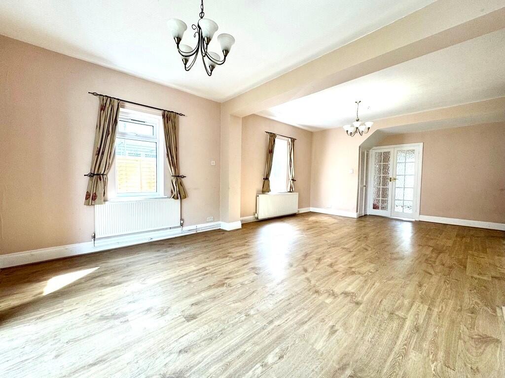 52 Preston Road r...