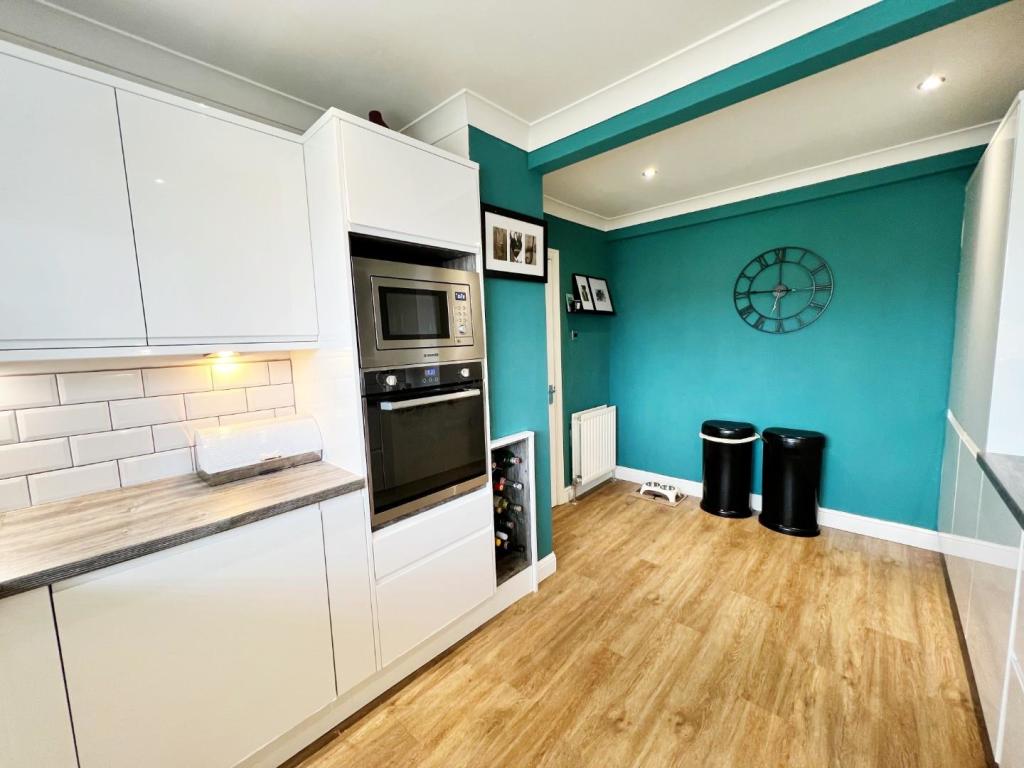 Kitchen 4.jpg