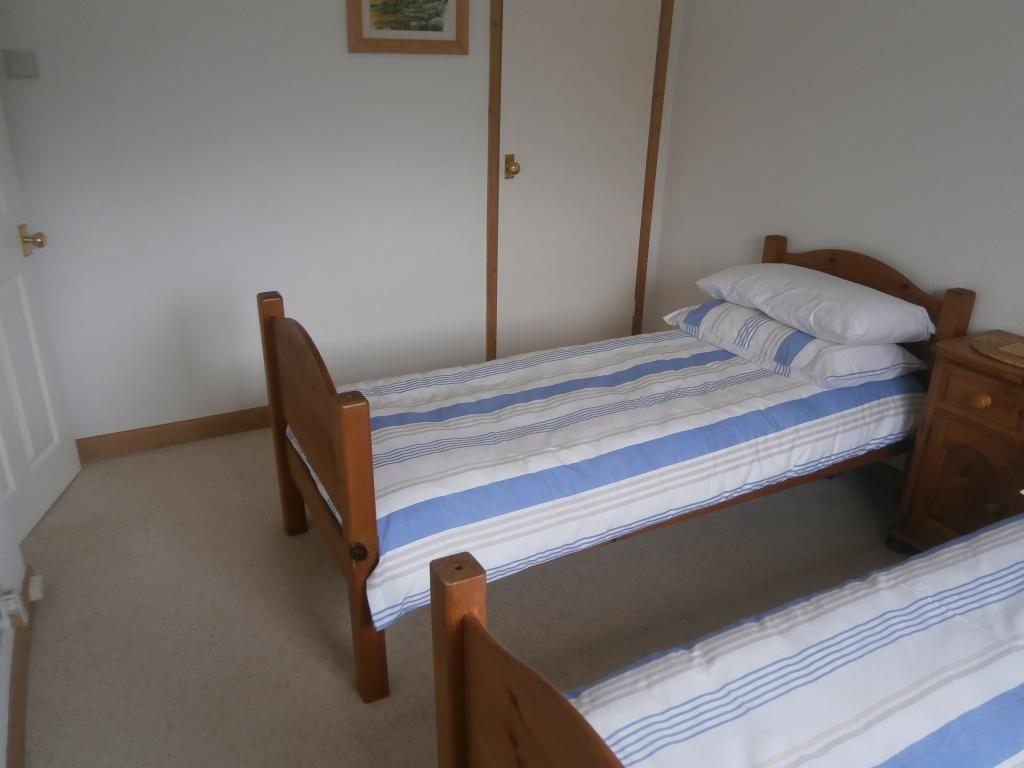 Flat Twin Bedroom 3.jpg