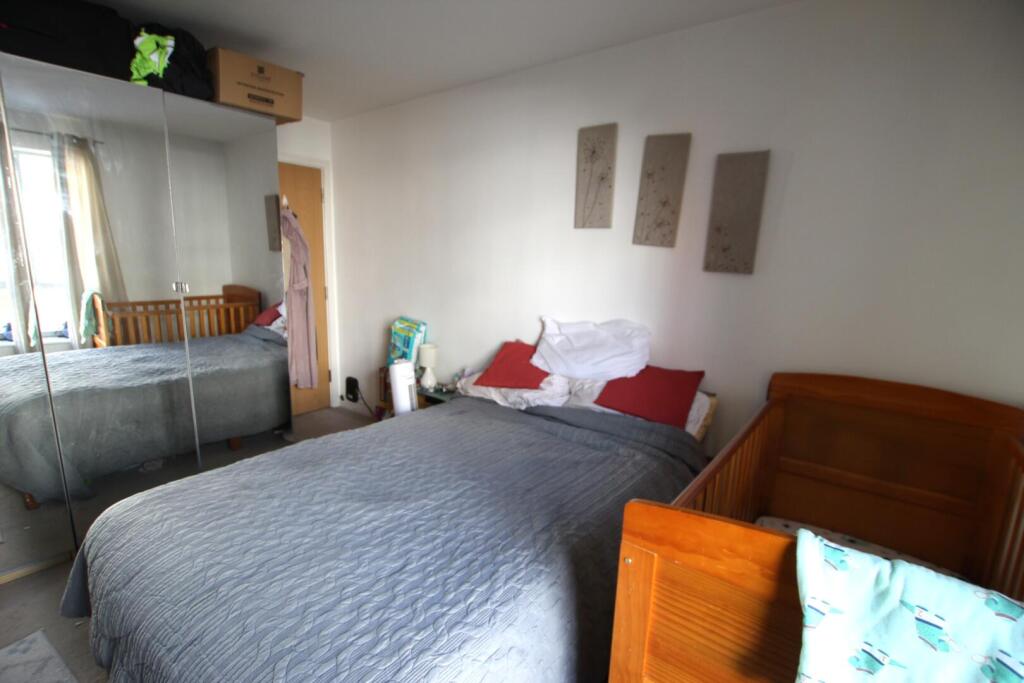 Bedroom 1 alt.JPG