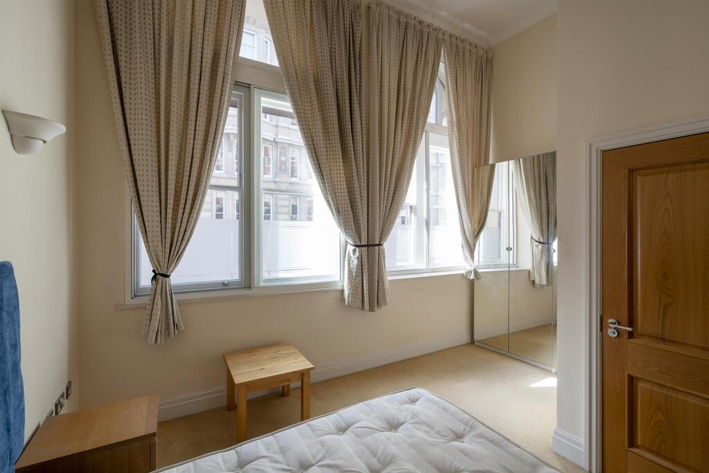 Flat 1 Temple House - low res - NPP05733.jpg