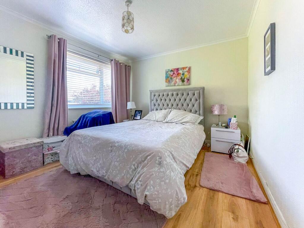 11 howard master bed