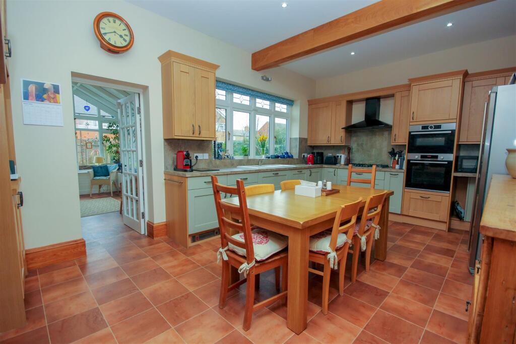 Kitchen Breakfast Room.jpg