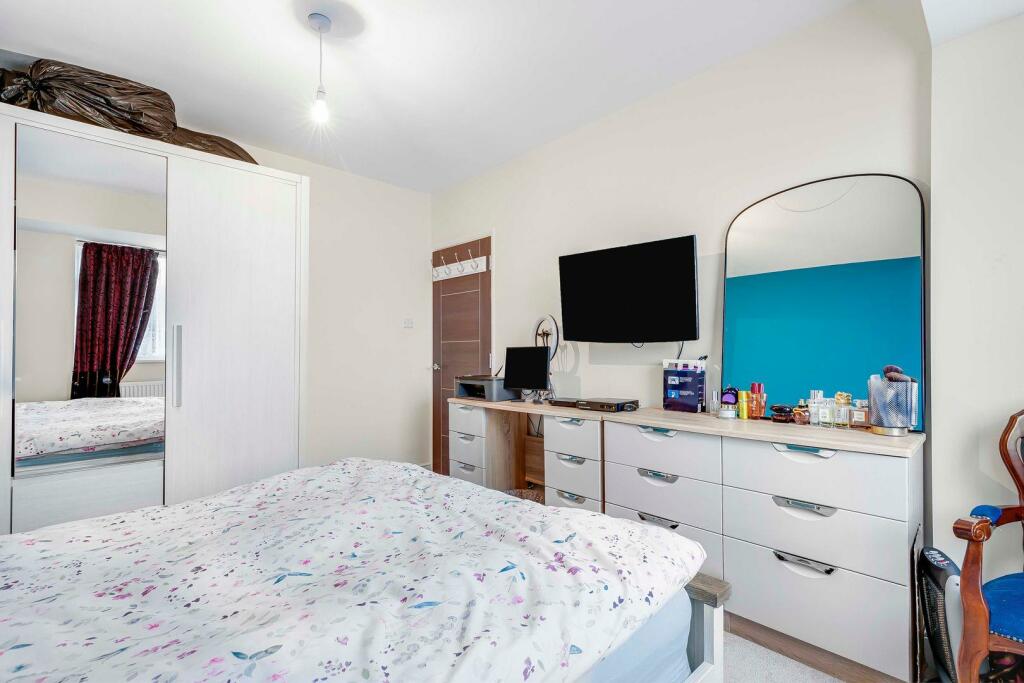 S-260_Feltham_Hill_Road_TW15_1LN-21.JPG