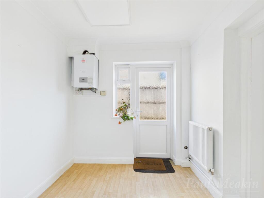 Kitchen/ Breakfast Room