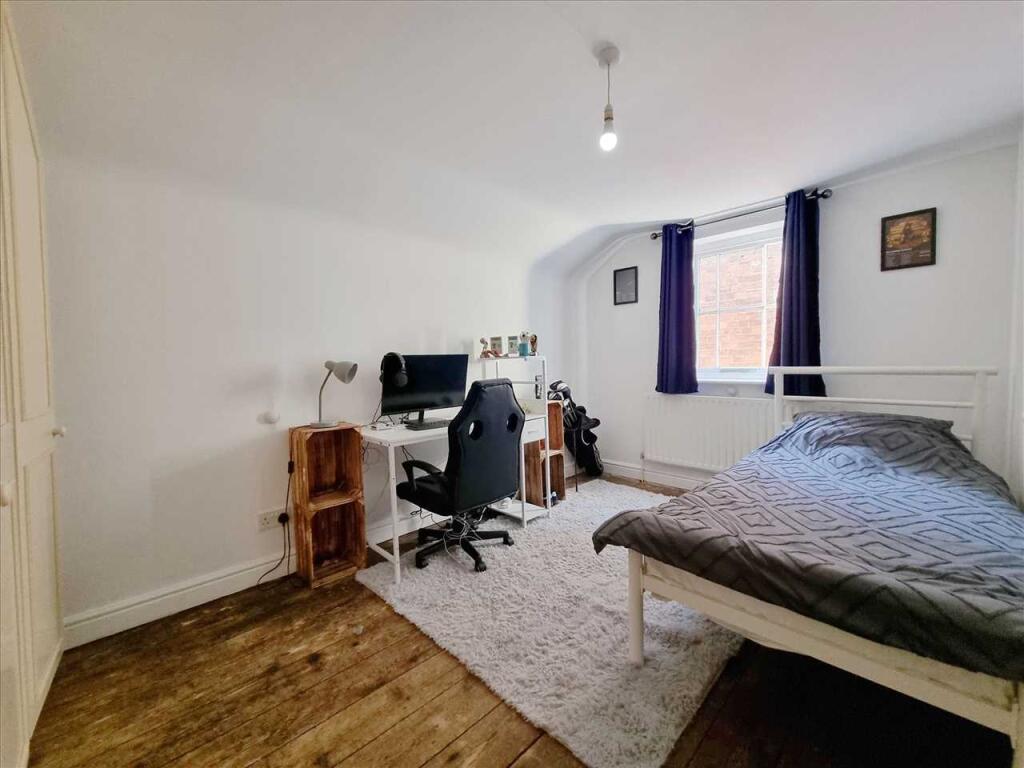 Bedroom 2: