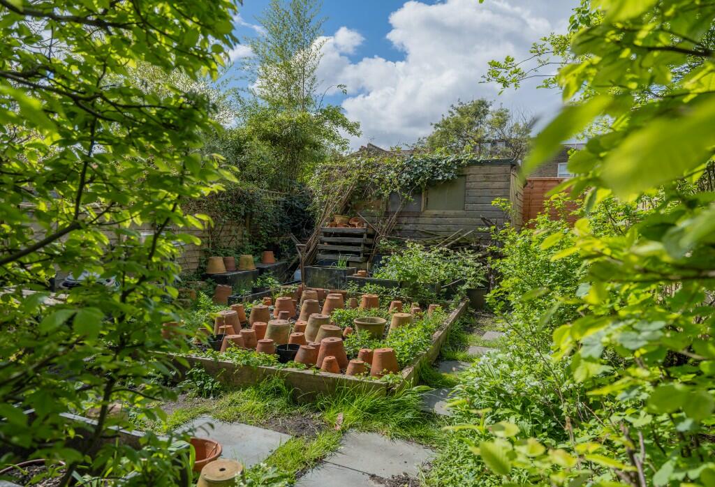 S/W facing garden