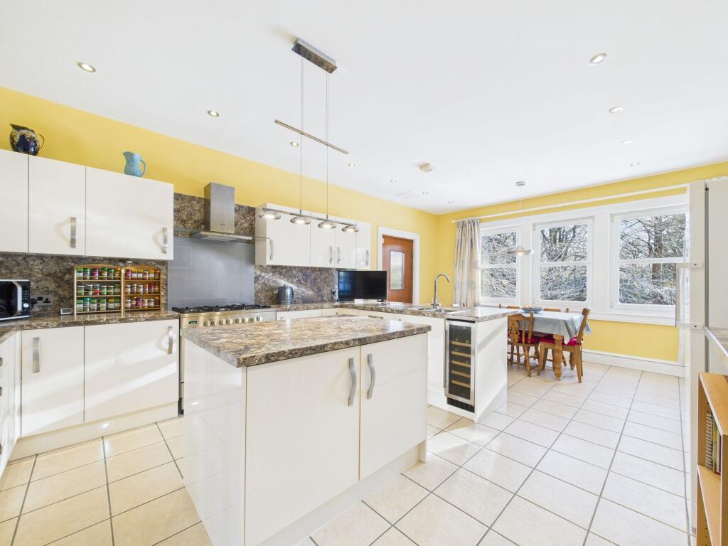 Kitchen/Dining