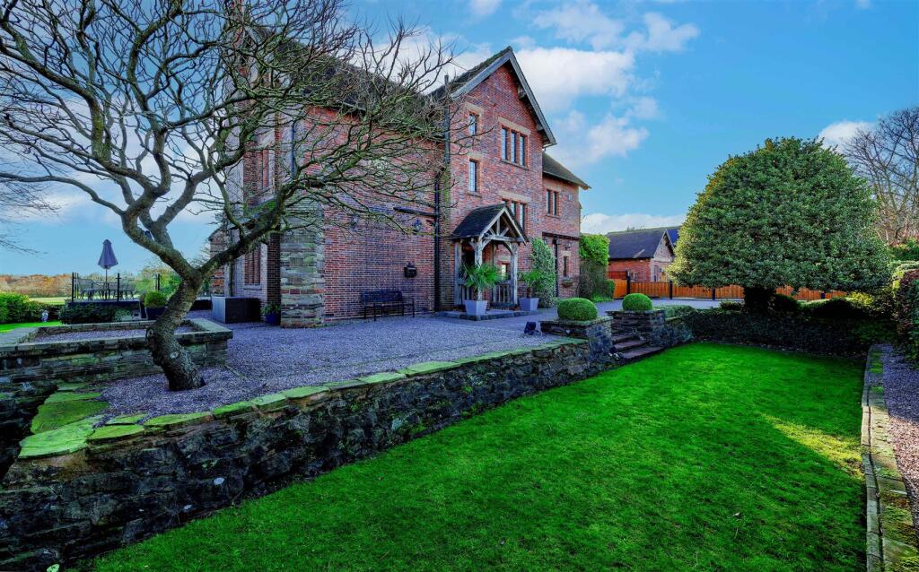 Front of house 1.2 SAPL3776-20251125-DxO_DeepPRIME