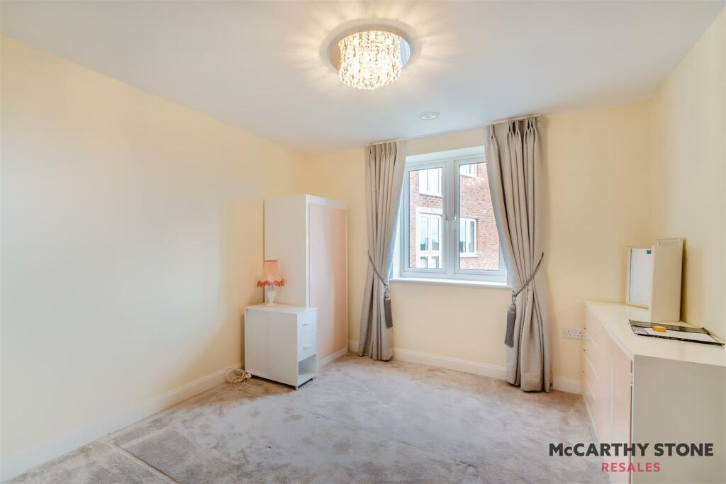 8622741-interior02.jpg