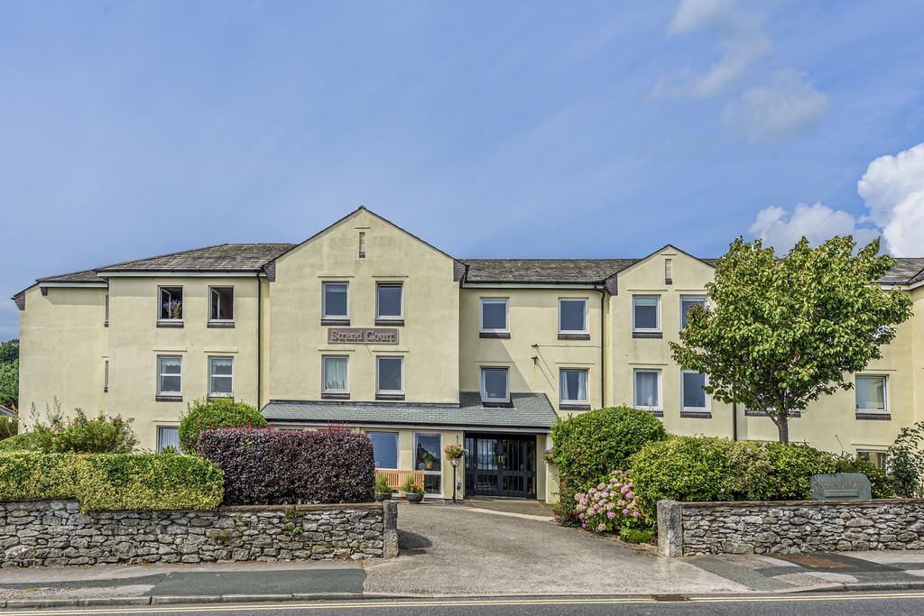 Strand Court