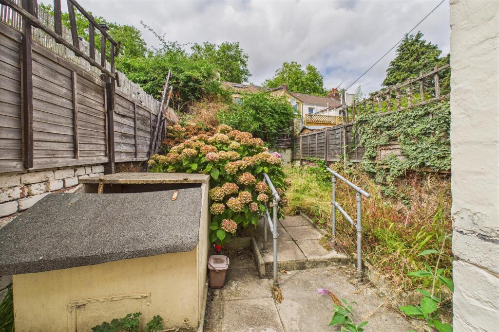 12 Herapath Street, Barton Hill, Bristol, BS5 9SE 