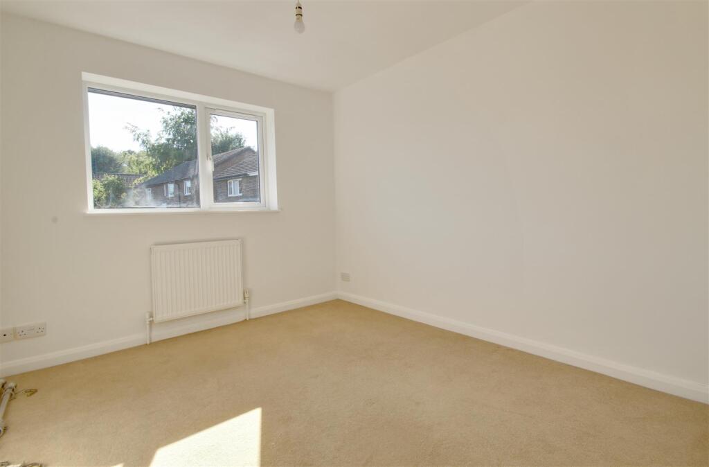 Bedroom 4.jpg