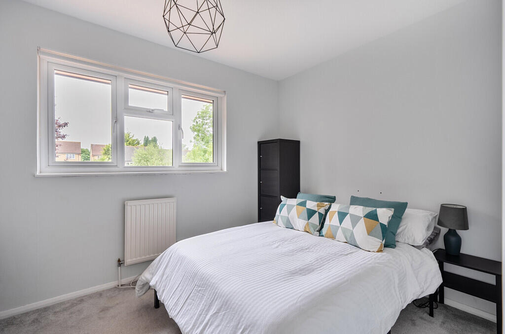 1299077-12-683587...