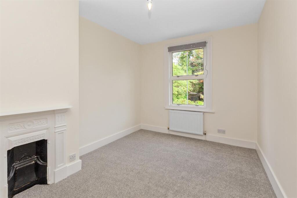 01-1217JPH - 83787 - 4 Rectory Terrace, Park Rd, F