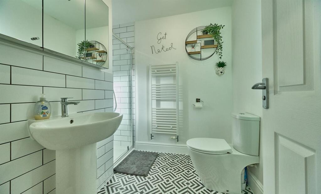 En Suite Shower Room