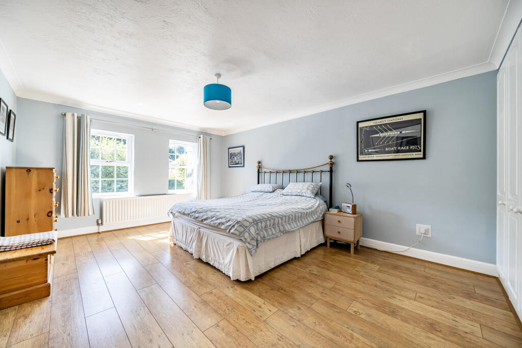 1318021-15-6862ba...