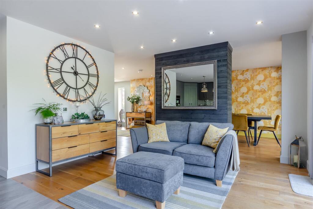 8645460-interior24.jpg