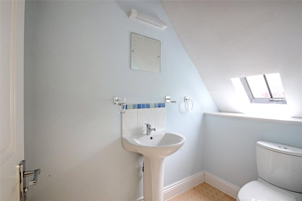 En-Suite to Bedroom 2