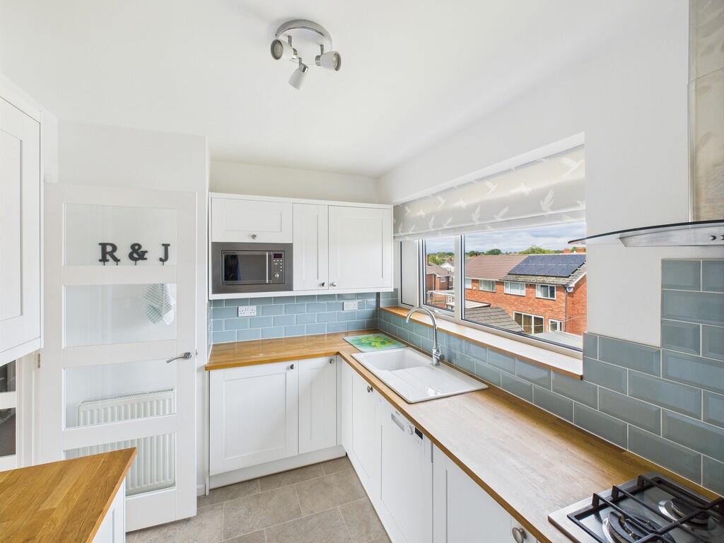 CAM02854G0-PR0422...