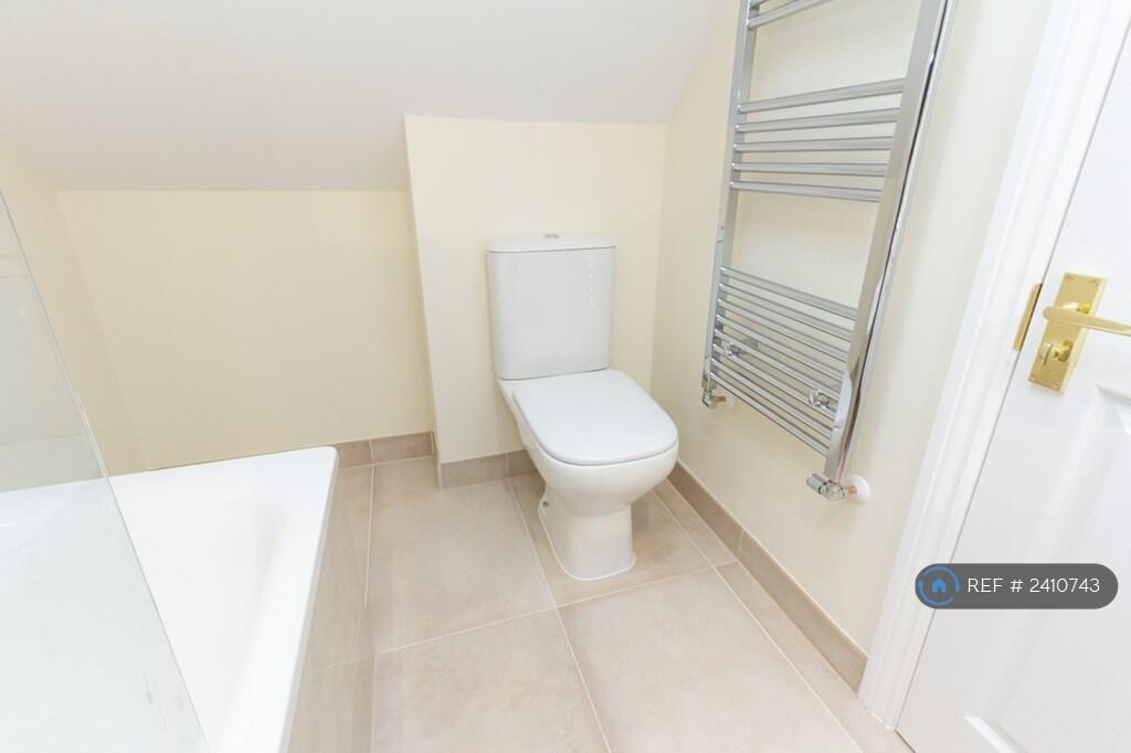 Master Bedroom Bathroom