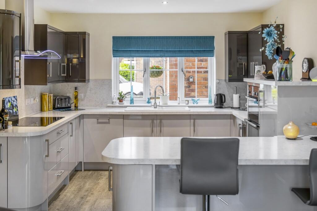 10 Tower Gardens (Sutterton)-24