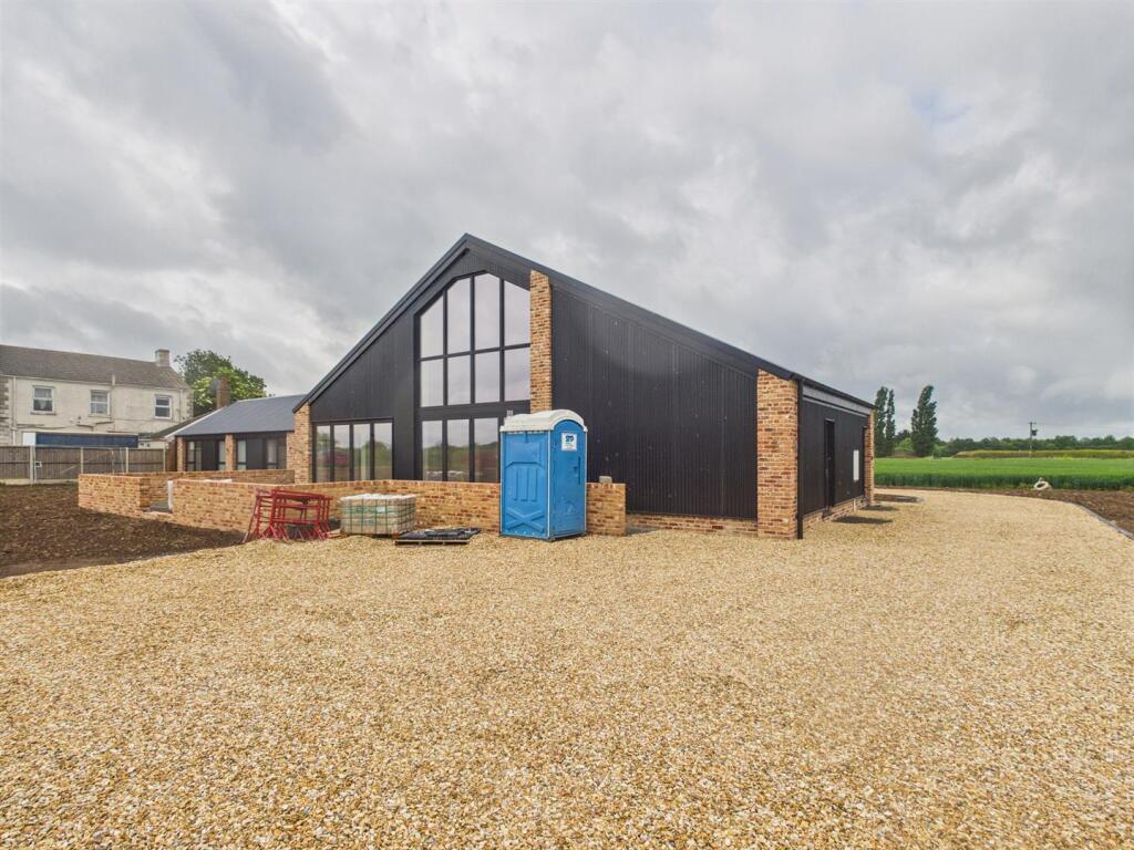 Thorpe Barn Photos (16).jpg